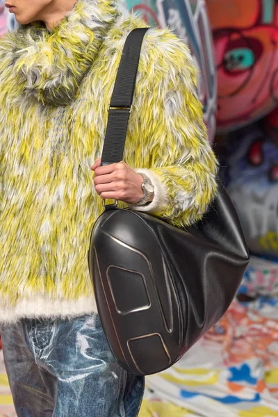 Look 93